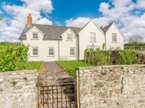 5 Bed in Crickhowell 90053